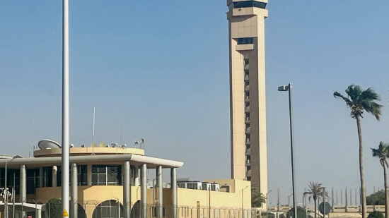 胡塞武装袭击利雅得机场后	，多国发布全球旅行警示
