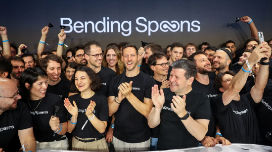 伯克希尔追加3.3亿美元投资	，Bending Spoons股价暴涨35%